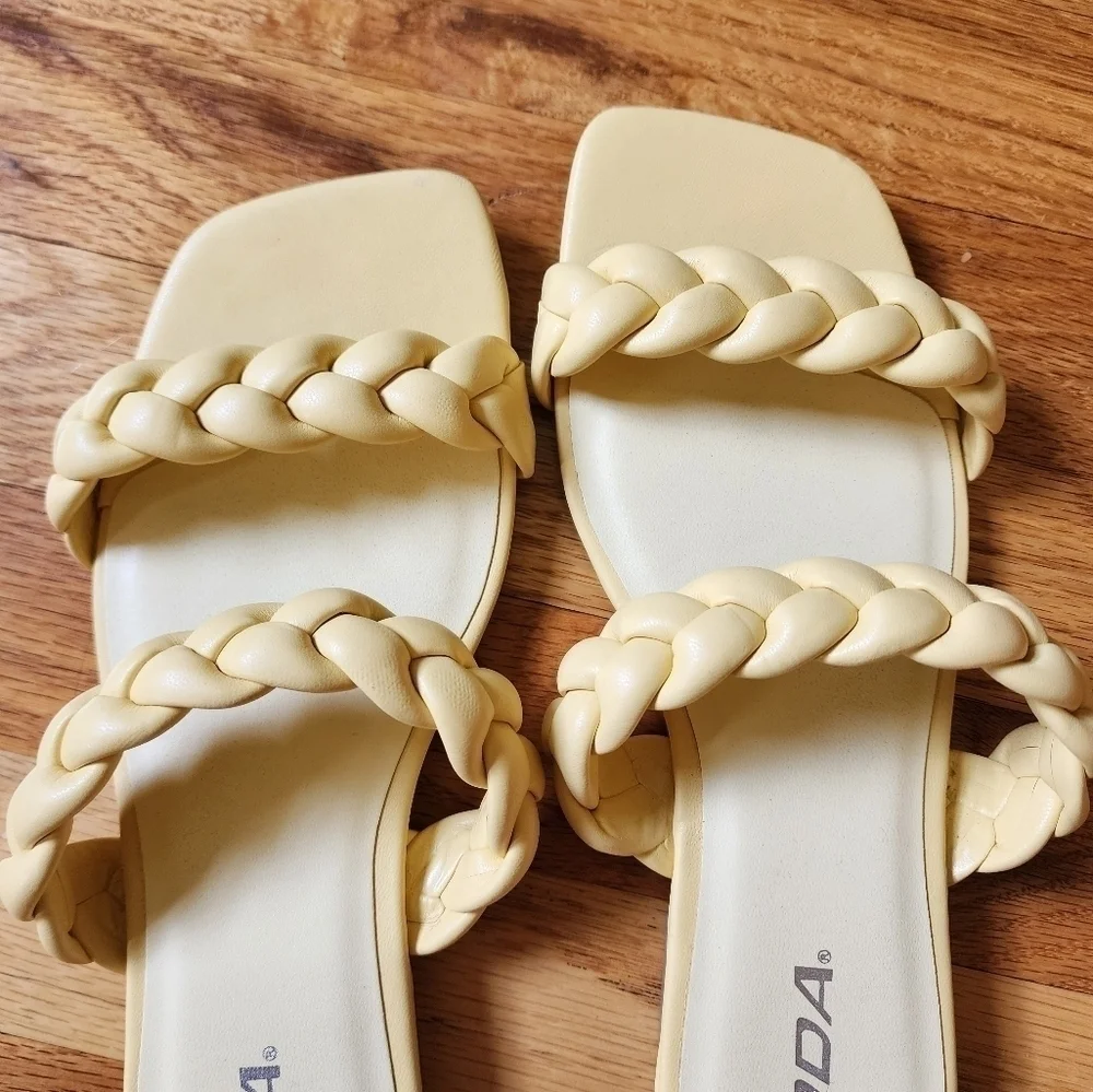 Soda Vault braided vegan leather slip on sandals yellow size 8.5